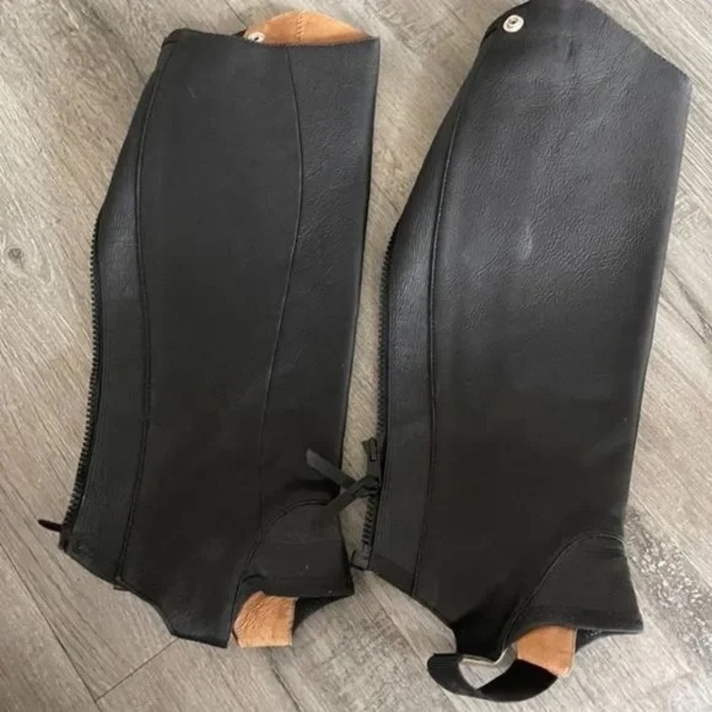 Ariat WOMEN'S Close Contour Half Chaps M